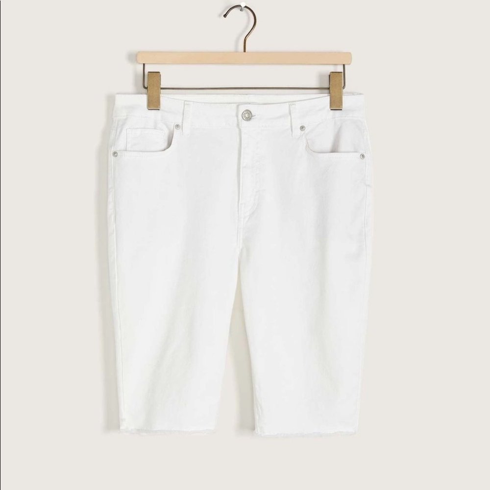 Addition Elle White Denim Biker Short size 10